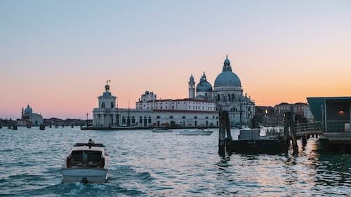 Voyage en Italie: Découvrir les merveilles de Cinque Terre, Rome, Venise, Naples, Pouilles, Milan et Sicile